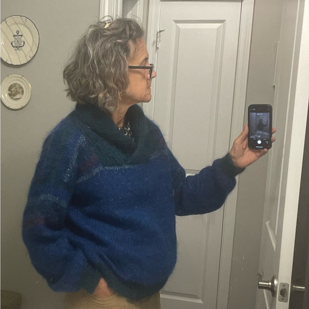 Vintage Novelty Mohair Canadian Sweater Medium